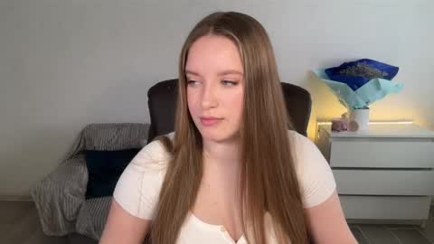 Snapshot of evajuly chatting on April 2026 06:06:01 AM Eva online show from April 2026 06:06:01 AM