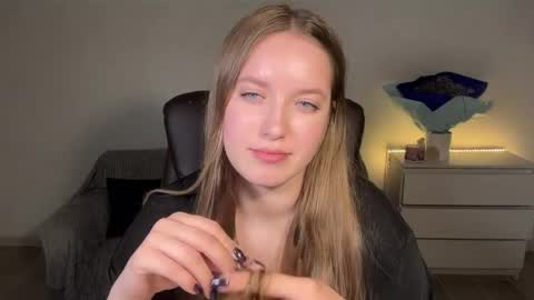 Snapshot of evajuly chatting on May 2026 08:16:01 PM Eva online show from May 2026 08:16:01 PM