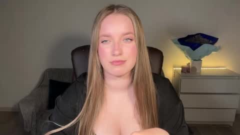 Snapshot of evajuly chatting on May 2026 12:05:01 AM Eva online show from May 2026 12:05:01 AM