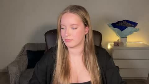 Snapshot of evajuly chatting on May 2026 08:27:01 PM Eva online show from May 2026 08:27:01 PM
