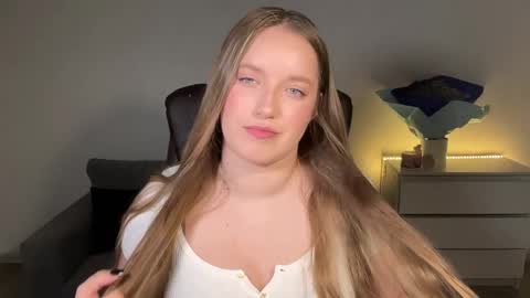 Snapshot of evajuly chatting on June 2026 07:53:01 PM Eva online show from June 2026 07:53:01 PM