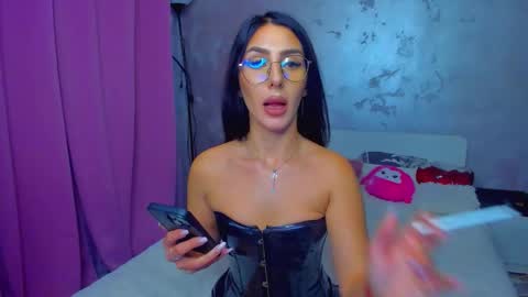 Eva online show from November 2025 09:06:01 PM