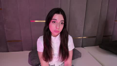 Snapshot of evalims chatting on January 2025 01:47:01 PM EVA online show from January 2025 01:47:01 PM