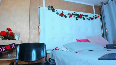 evamilf24 online show from April 2026 12:51:02 PM