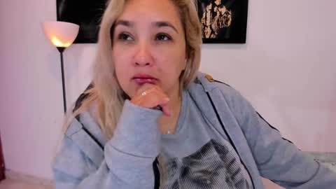 Snapshot of evamilff_ chatting on January 2025 12:57:02 PM Eva online show from January 2025 12:57:02 PM