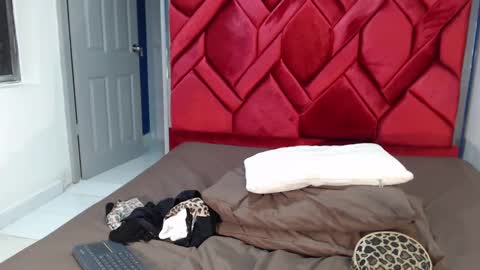 Eva Mills online show from February 2025 02:54:02 PM