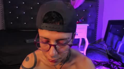 evan_smitt1 online show from September 2025 10:54:01 PM