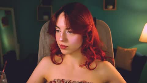 Snapshot of evanellson chatting on April 2026 03:15:02 PM Eva online show from April 2026 03:15:02 PM