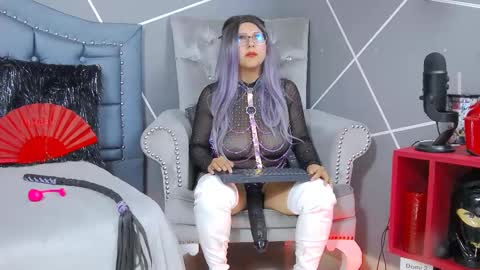 Miss Evangeline    online show from February 2025 02:16:02 AM