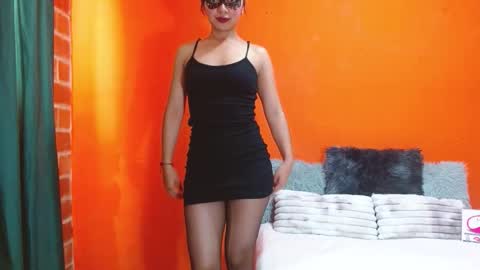 evangelinne_01 online show from November 2025 04:28:02 PM