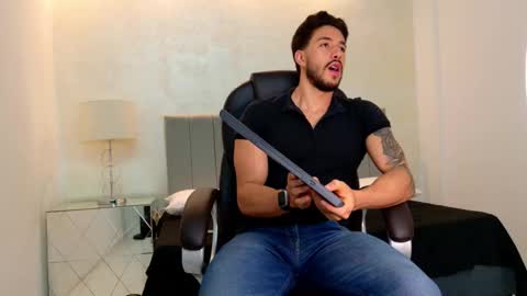 E V A N S online show from February 2026 11:47:02 PM