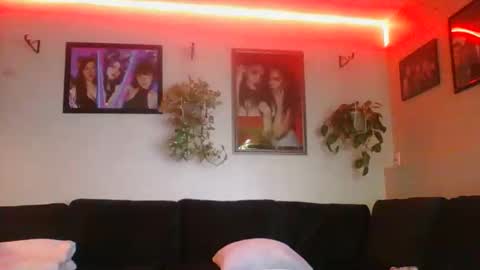 evanschris2048 online show from November 2025 01:38:01 AM