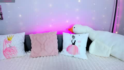 Adelina online show from April 2026 04:43:02 AM