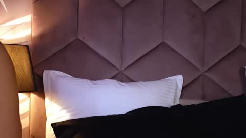 Snapshot of evarhea chatting on October 2025 03:07:02 AM EvaRhea online show from October 2025 03:07:02 AM