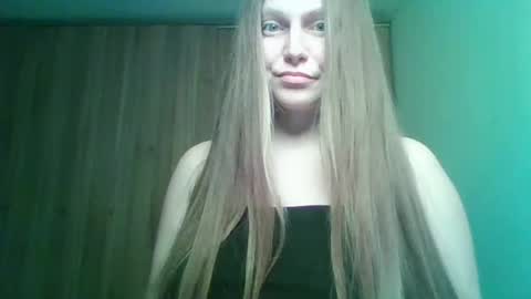 Snapshot of evasapples2026 chatting on February 2026 10:27:02 PM evasapples2026 online show from February 2026 10:27:02 PM