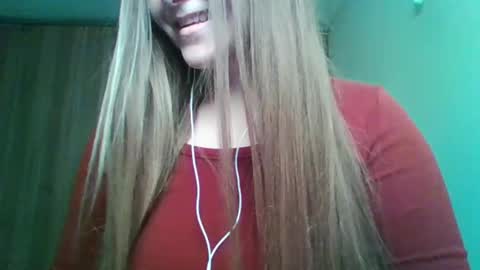 Snapshot of evasapples2026 chatting on February 2026 07:58:02 PM evasapples2026 online show from February 2026 07:58:02 PM