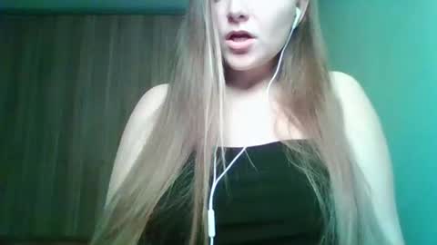 Snapshot of evasapples2026 chatting on February 2026 06:52:01 PM evasapples2026 online show from February 2026 06:52:01 PM