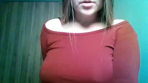 Snapshot of evasapples2026 chatting on June 2026 10:09:01 AM evasapples2026 online show from June 2026 10:09:01 AM