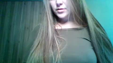 Snapshot of evasapples2026 chatting on June 2026 09:27:02 PM evasapples2026 online show from June 2026 09:27:02 PM