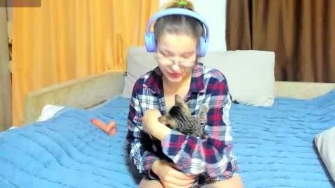 Eva online show from December 2025 01:36:01 AM