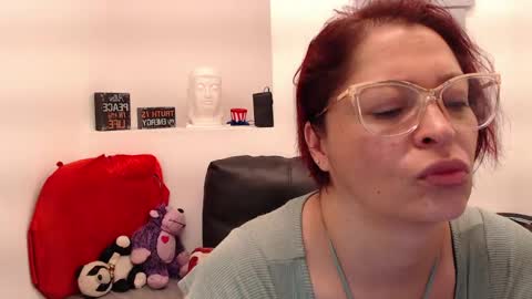 Eva Twiss online show from May 2026 12:44:01 PM