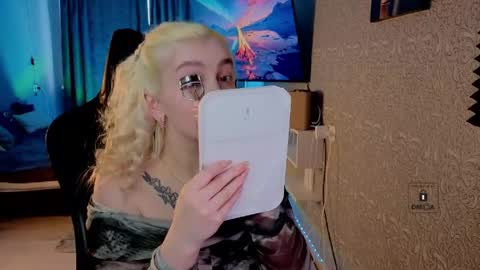 evavibe online show from May 2026 11:17:01 AM