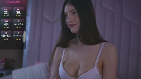 Snapshot of evawarenn chatting on February 2025 01:10:01 AM Carolina online show from February 2025 01:10:01 AM