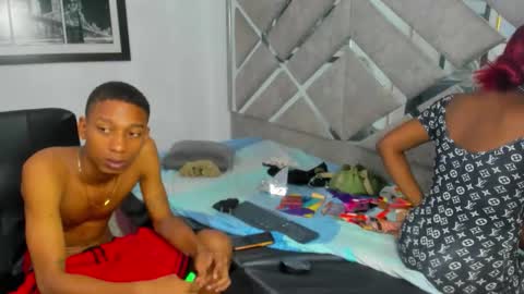 Eva And Emmanuel online show from November 2025 01:47:02 PM