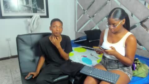 Eva And Emmanuel online show from December 2025 02:21:01 PM