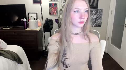 Snapshot of eve003300 chatting on January 2025 11:10:02 PM Goddess Eve online show from January 2025 11:10:02 PM