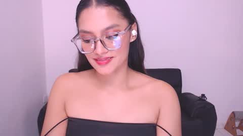 Snapshot of eve_rox18 chatting on December 2024 05:26:01 AM Eve Rox18 online show from December 2024 05:26:01 AM