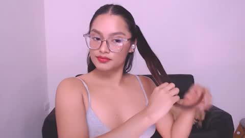 Snapshot of eve_rox18 chatting on December 2024 06:31:02 AM Eve Rox18 online show from December 2024 06:31:02 AM