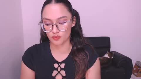 Snapshot of eve_rox18 chatting on January 2025 07:46:02 AM Eve Rox18 online show from January 2025 07:46:02 AM