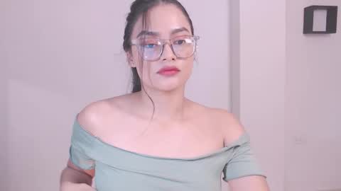 Snapshot of eve_rox18 chatting on January 2026 06:19:01 AM Eve Rox18 online show from January 2026 06:19:01 AM