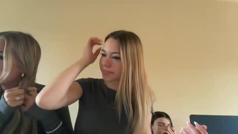 Snapshot of evebrooksss chatting on December 2025 06:28:01 PM evebrooksss online show from December 2025 06:28:01 PM