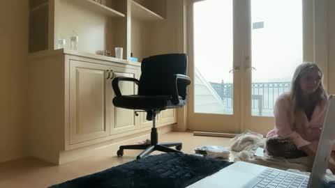 Snapshot of evebrooksss chatting on December 2025 06:56:02 PM evebrooksss online show from December 2025 06:56:02 PM