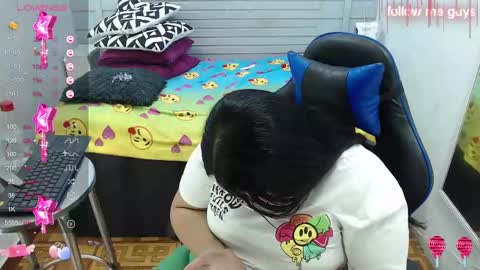 evelin zaens online show from February 2025 01:18:02 PM