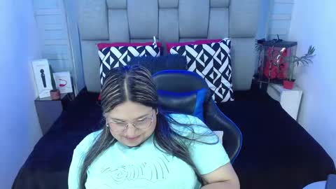 evelin zaens online show from November 2025 05:51:02 AM