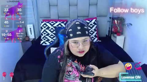 evelin zaens online show from November 2025 04:34:02 AM