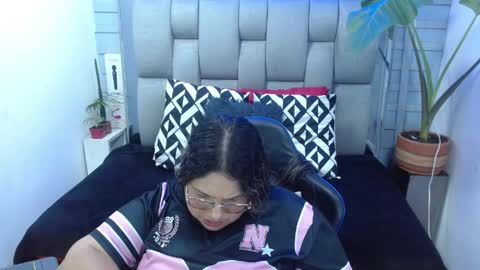 evelin zaens online show from April 2026 05:11:01 AM