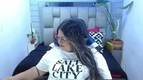 evelin zaens online show from May 2026 05:13:01 AM
