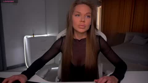 Snapshot of evelina_fox chatting on May 2026 02:35:02 PM Evelina online show from May 2026 02:35:02 PM