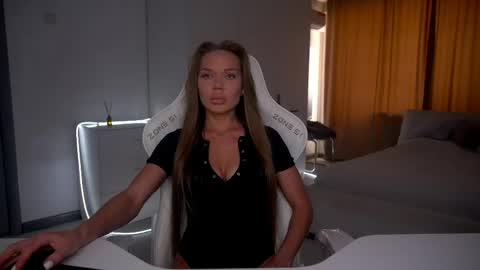 Snapshot of evelina_fox chatting on May 2026 11:49:01 AM Evelina online show from May 2026 11:49:01 AM