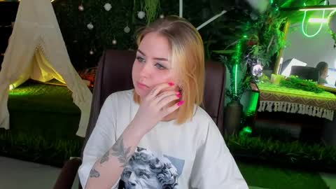 Evelina online show from May 2026 09:49:01 AM