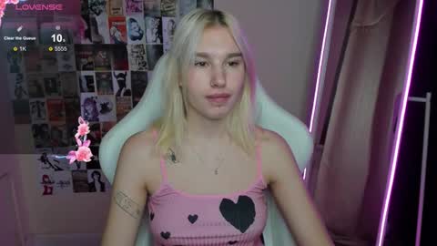 Evelina online show from November 2025 01:22:01 AM