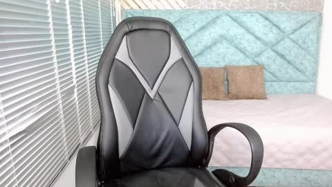 Eveline  online show from February 2025 10:20:02 PM