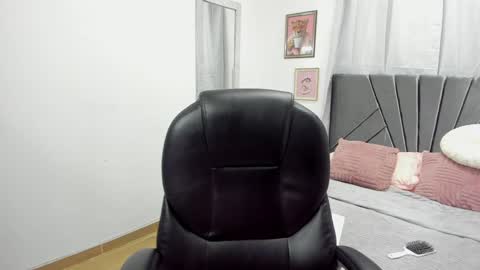 Snapshot of evelyn_2511 chatting on January 2025 12:29:02 PM Evelyn online show from January 2025 12:29:02 PM