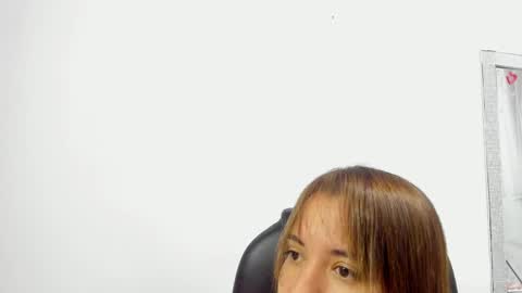 Snapshot of evelyn_2511 chatting on February 2025 03:38:02 PM Evelyn online show from February 2025 03:38:02 PM