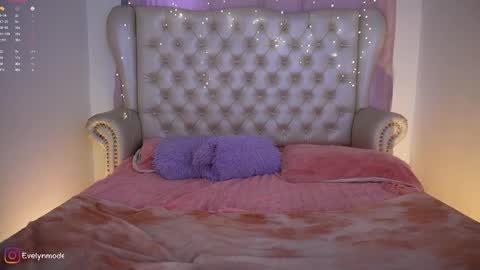 evelyn evelyn online show from January 2026 07:11:01 PM