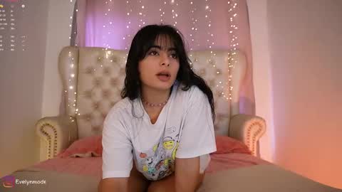 evelyn evelyn online show from February 2026 06:27:01 PM